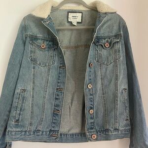 Forever 21 Light Wash Denim Jacket Faux Sherpa Collar